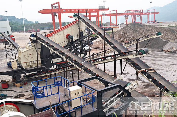 移動式建筑石子破碎機(jī)作業(yè)現(xiàn)場