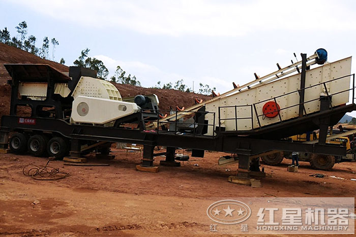 紅星泉州用戶自動(dòng)化移動(dòng)錘式打砂機(jī)作業(yè)現(xiàn)場(chǎng)