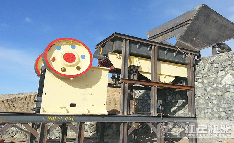 細顎破碎機250×1200現(xiàn)場